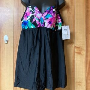 Woman’s delta Burke Sz 18W one piece swimsuit black with floral colors NEW